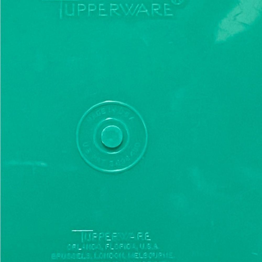 Tupperware Vintage Grater Shredder Lid & Bowl Jadeite Green No Storage Lid 786-3 - Picture 8 of 11